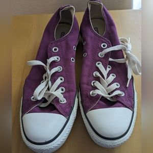 Converse Chuck Taylor size 6.5m 8.5w low tops